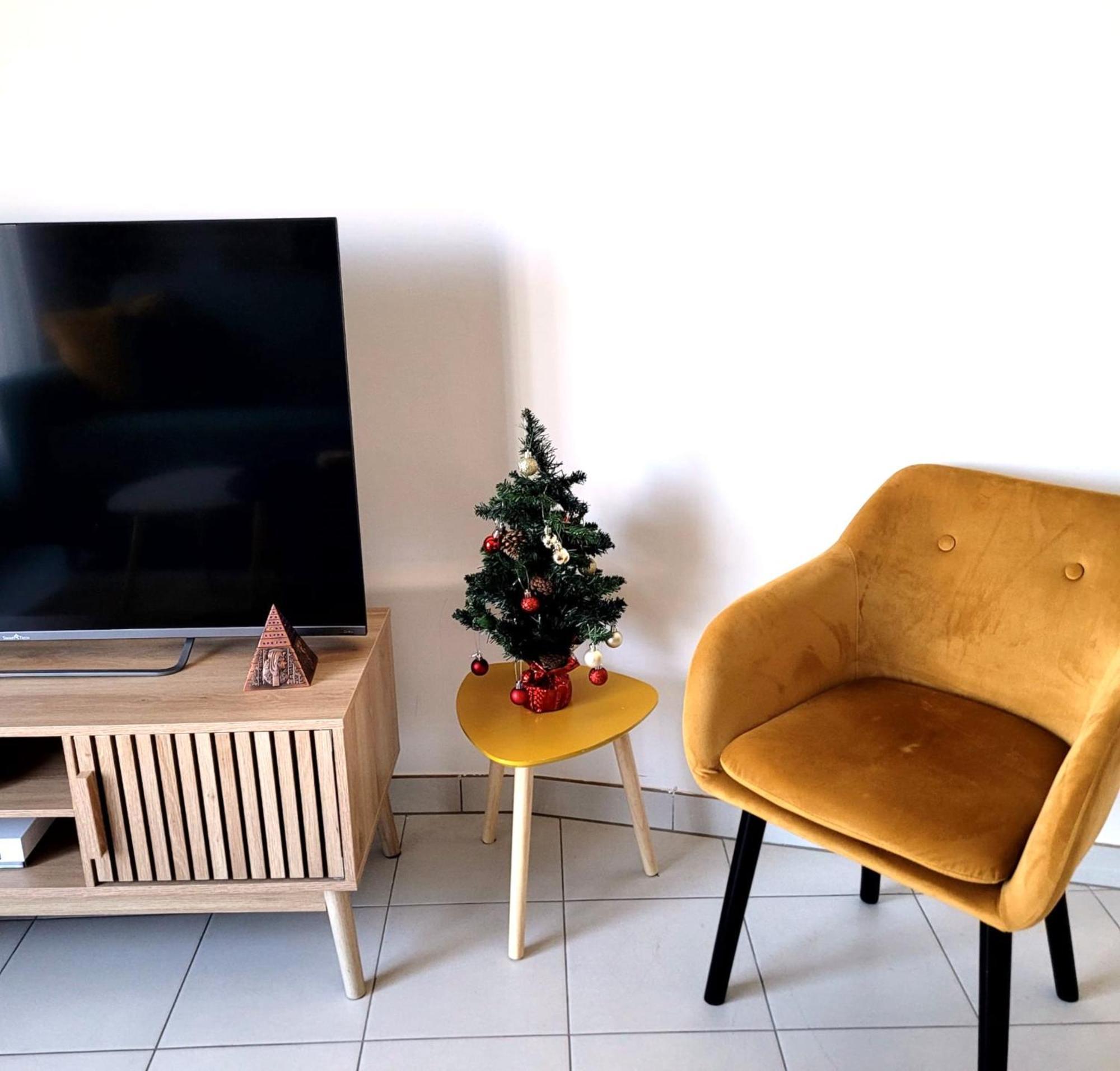 Superbe Appartement ,Proche De Paris, Dans Residence Privee , Ideal Familles, Parking Et Wifi Gratuits! ! ! Витри-сюр-Сен Экстерьер фото